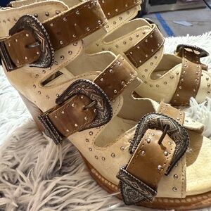Freebird sandles 9